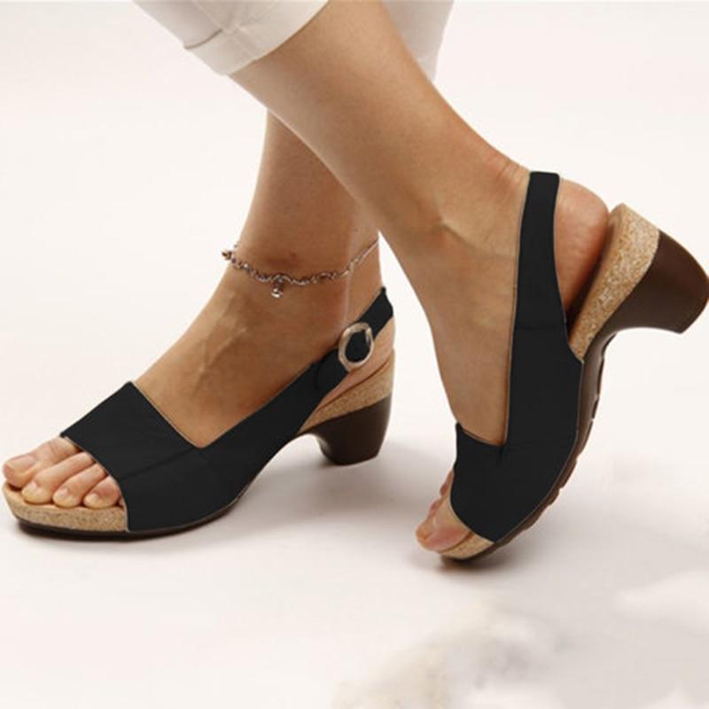 Trendy and supportive orthopedic winter footwear ���